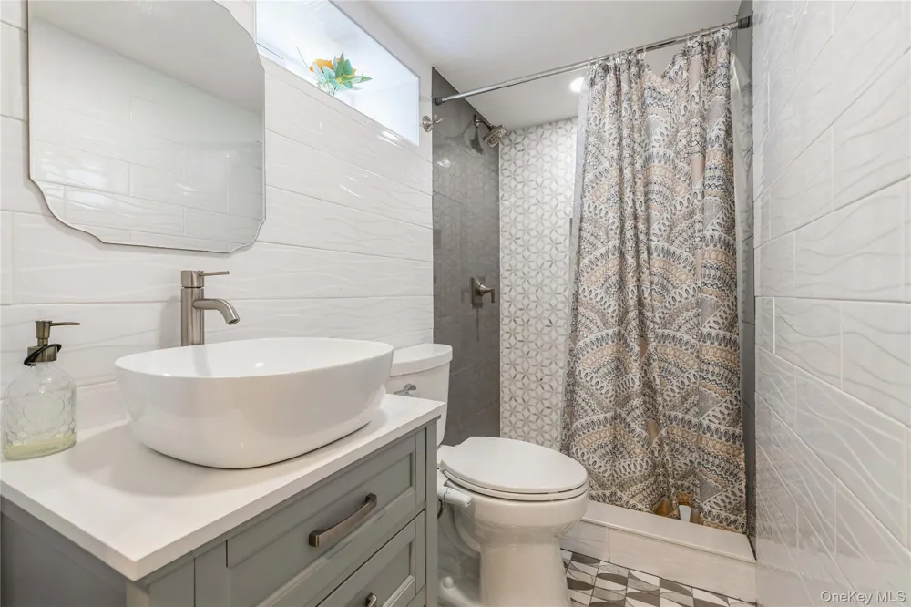 27 Greenlawn Boulevard Valley Stream, NY 11580