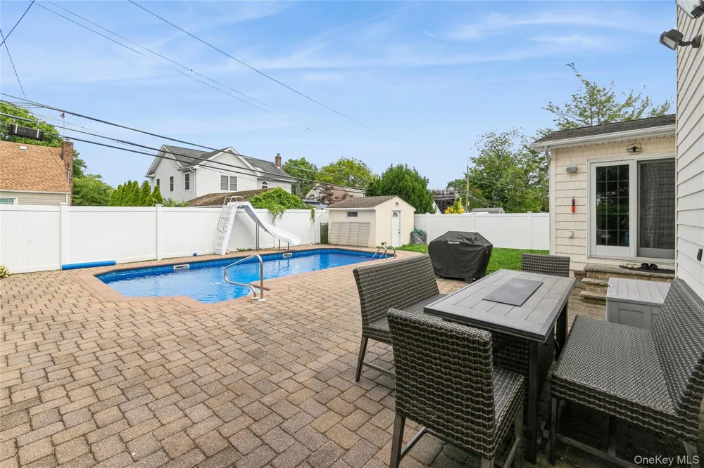 27 Greenlawn Boulevard Valley Stream, NY 11580