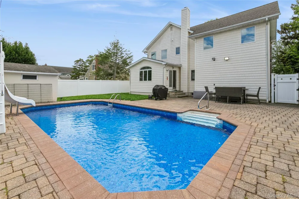 27 Greenlawn Boulevard Valley Stream, NY 11580