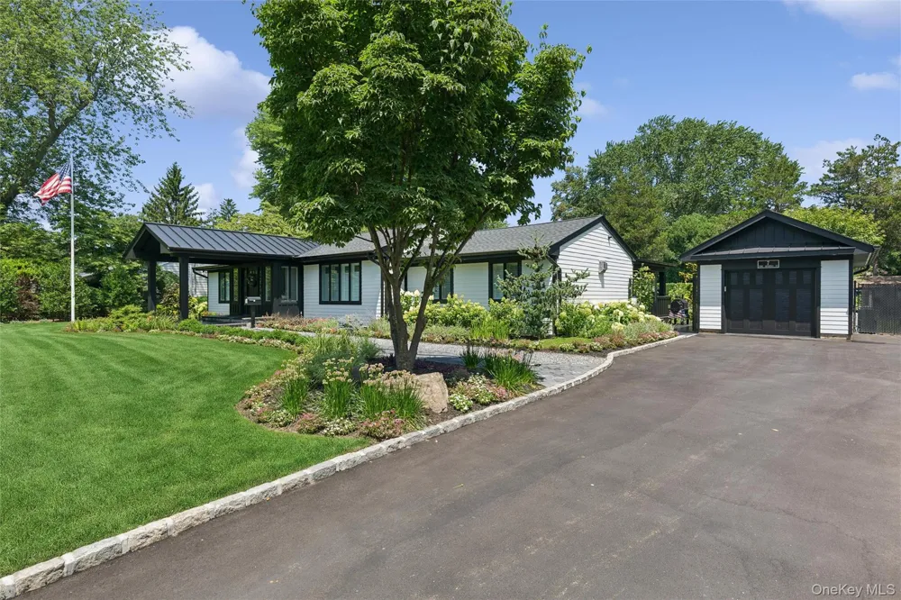 7 King Arthurs Court Saint James, NY 11780