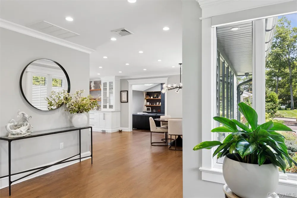 7 King Arthurs Court Saint James, NY 11780