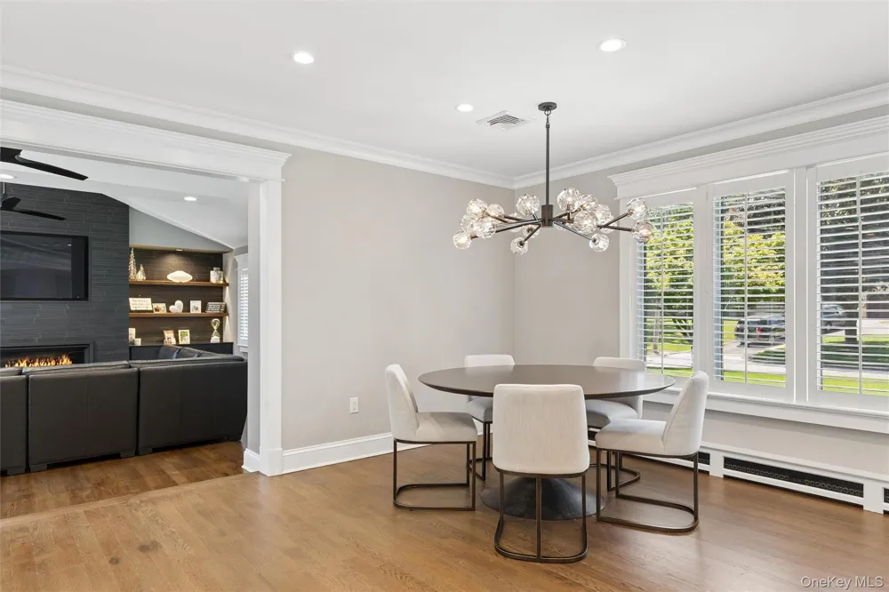 7 King Arthurs Court Saint James, NY 11780