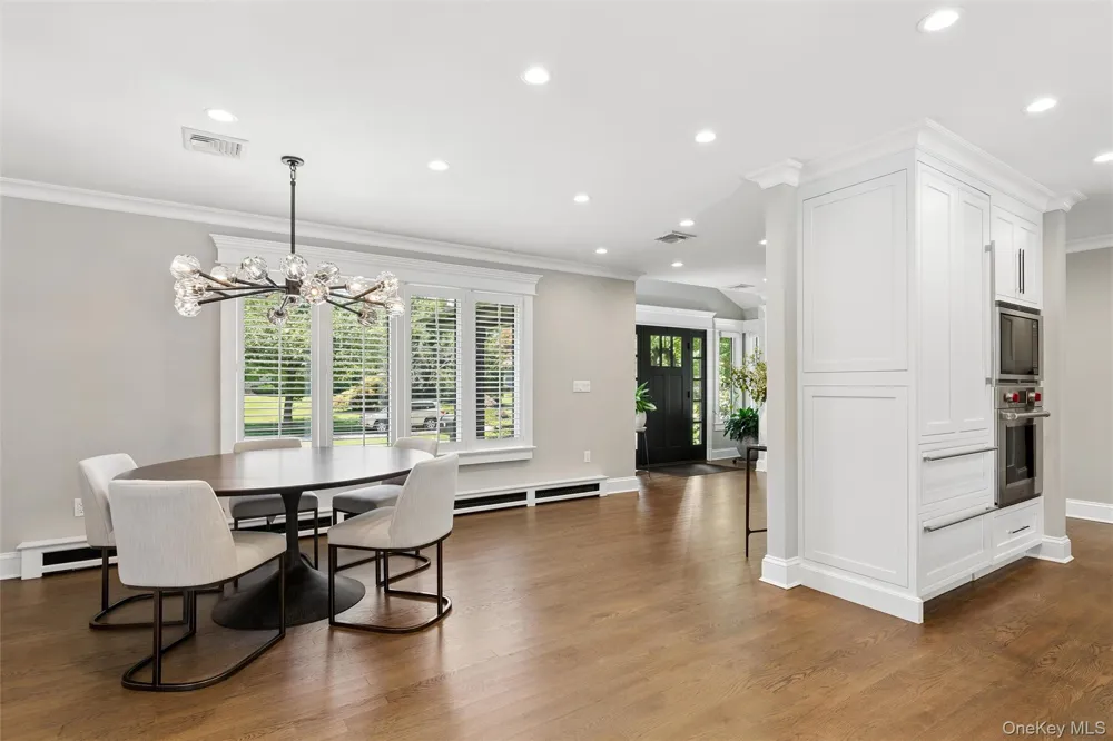 7 King Arthurs Court Saint James, NY 11780