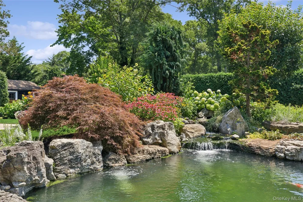 7 King Arthurs Court Saint James, NY 11780