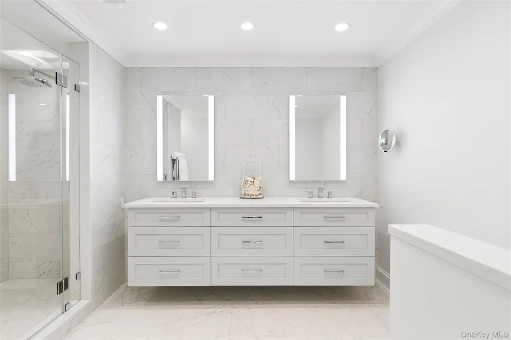 7 King Arthurs Court Saint James, NY 11780