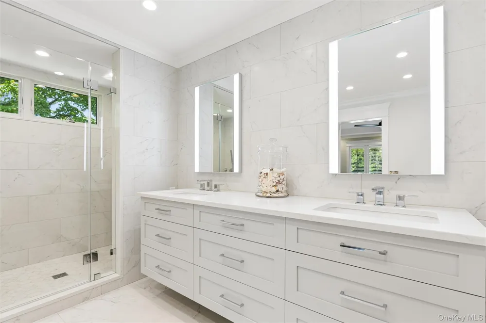 7 King Arthurs Court Saint James, NY 11780