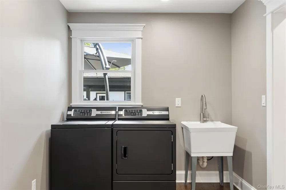 7 King Arthurs Court Saint James, NY 11780