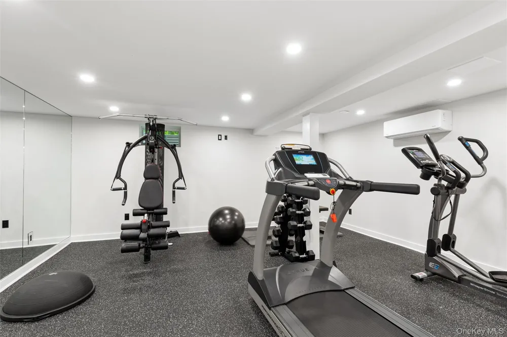 7 King Arthurs Court Saint James, NY 11780