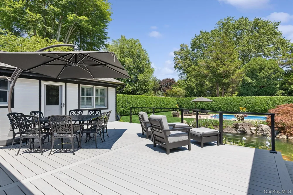 7 King Arthurs Court Saint James, NY 11780