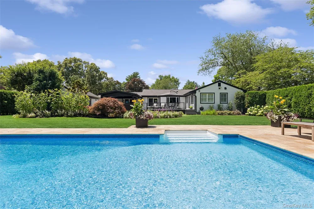 7 King Arthurs Court Saint James, NY 11780