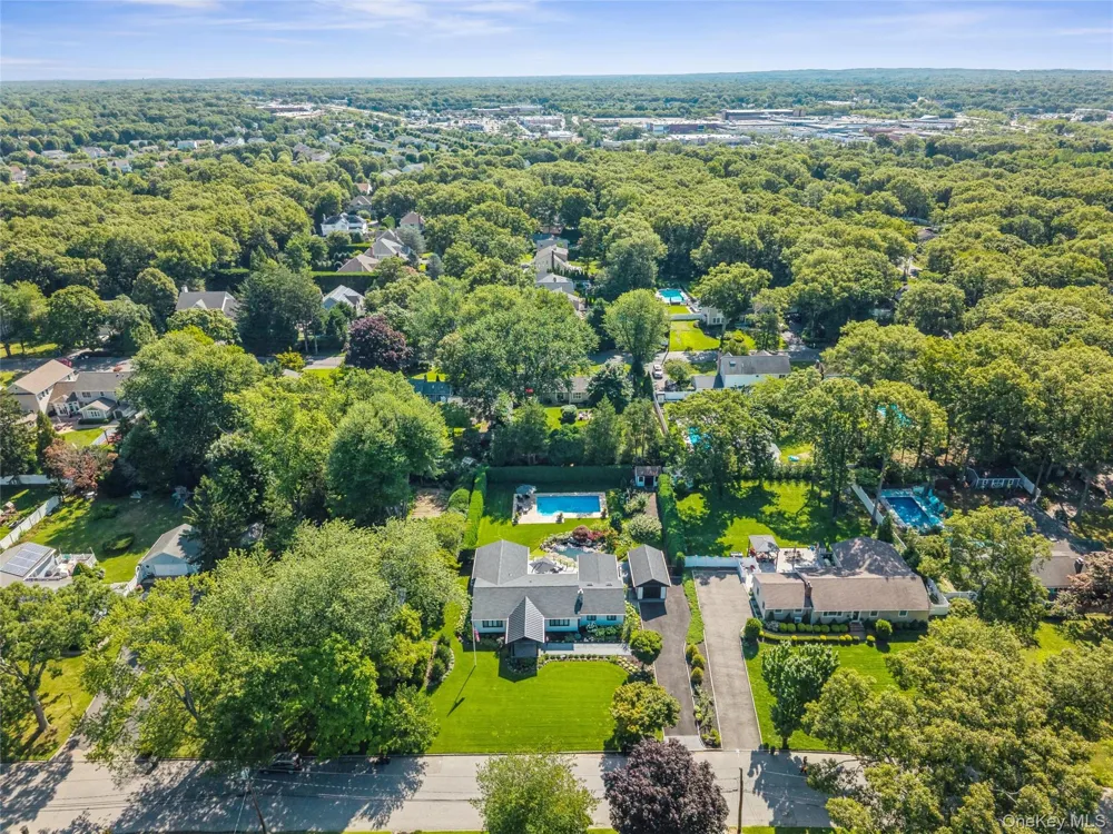 7 King Arthurs Court Saint James, NY 11780