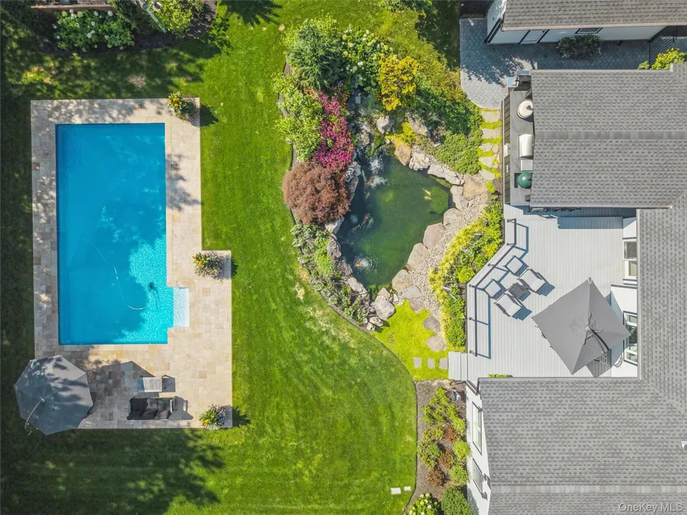 7 King Arthurs Court Saint James, NY 11780