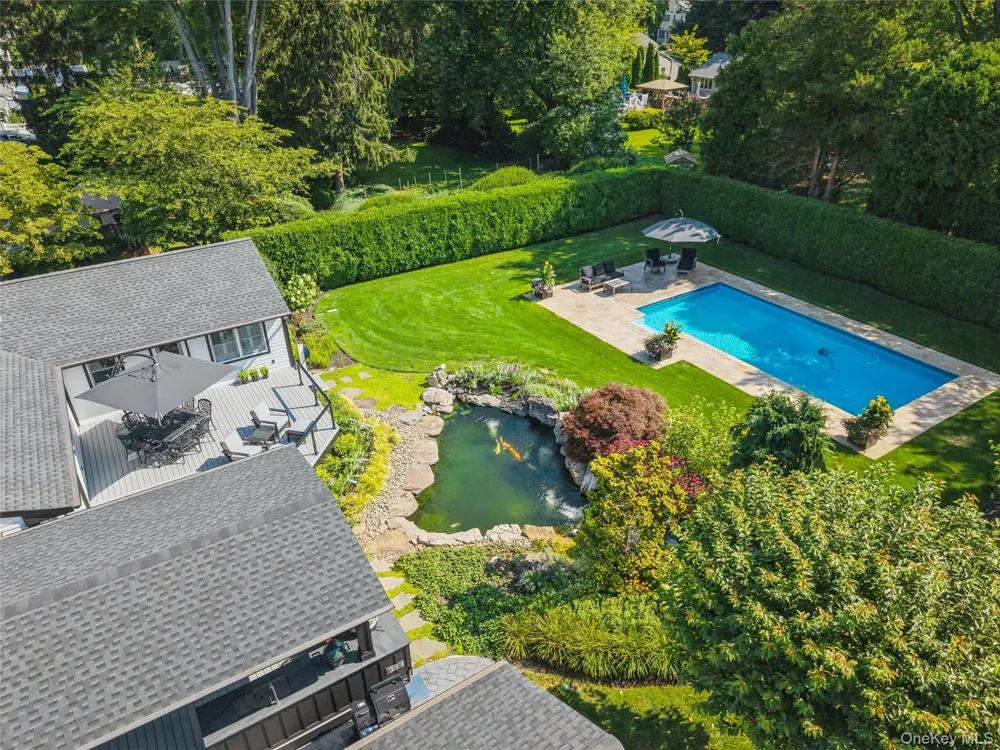 7 King Arthurs Court Saint James, NY 11780