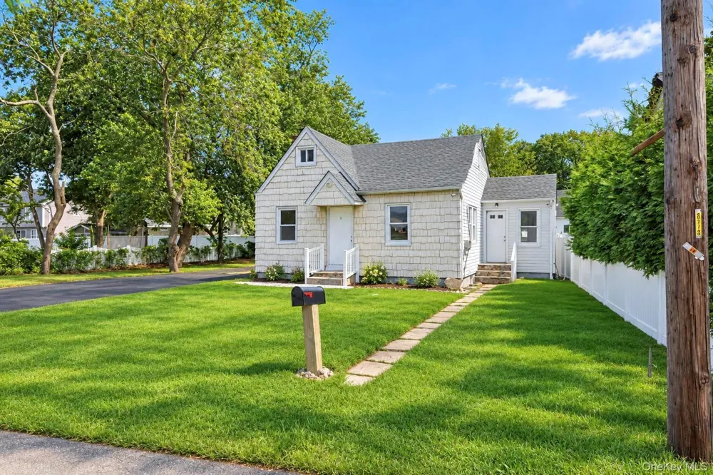55 S 32nd Street Wyandanch, NY 11798