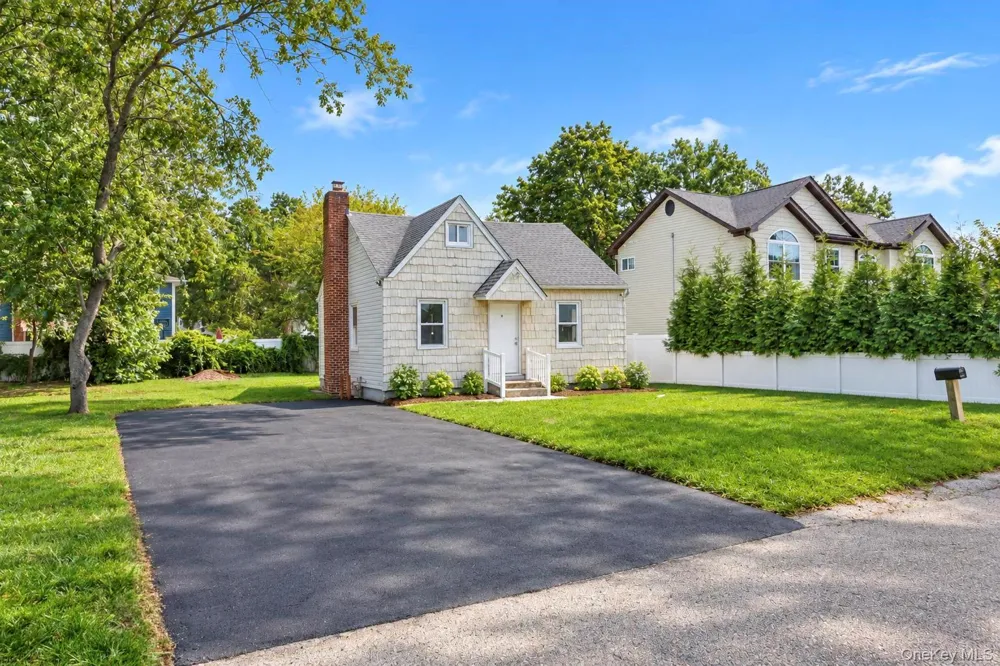 55 S 32nd Street Wyandanch, NY 11798