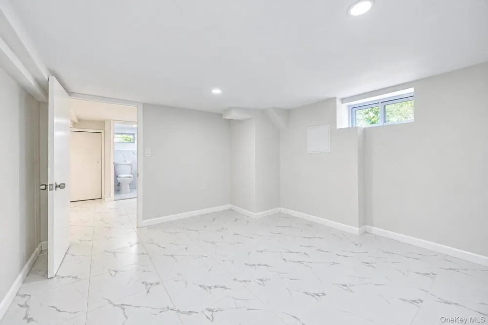 55 S 32nd Street Wyandanch, NY 11798
