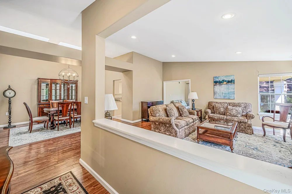 20 Wainscott Court Ridge, NY 11961