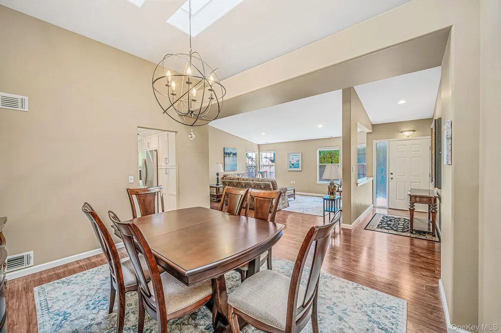 20 Wainscott Court Ridge, NY 11961