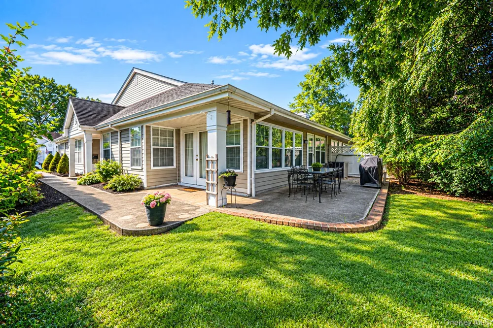 20 Wainscott Court Ridge, NY 11961
