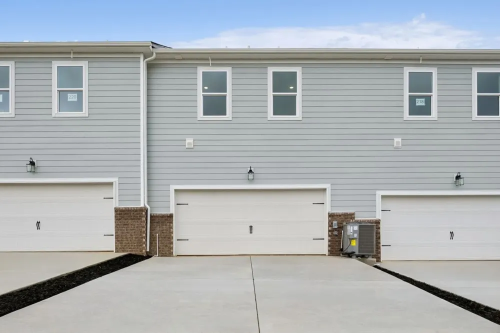 2599 Peaceful Valley Dr Columbia, TN 38401