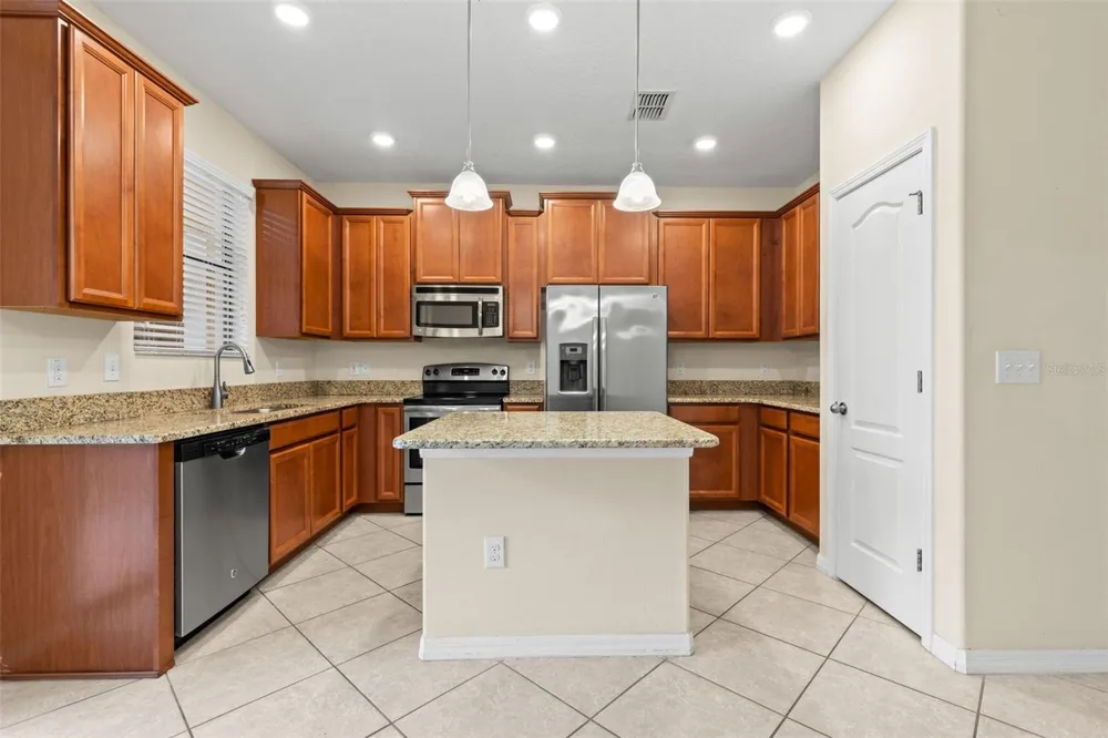 4272 FENNWOOD COURT Wesley Chapel, FL 33543