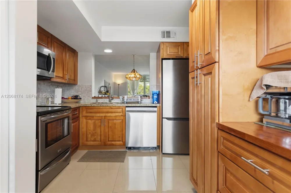 7688 NW 18 St #202 Margate, FL 33063