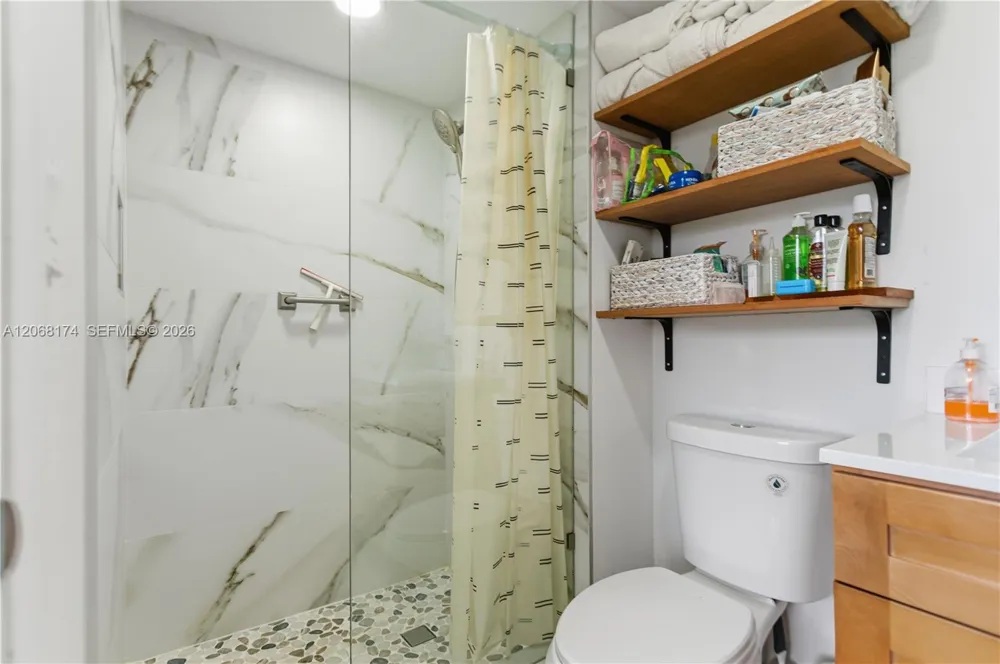 7688 NW 18 St #202 Margate, FL 33063