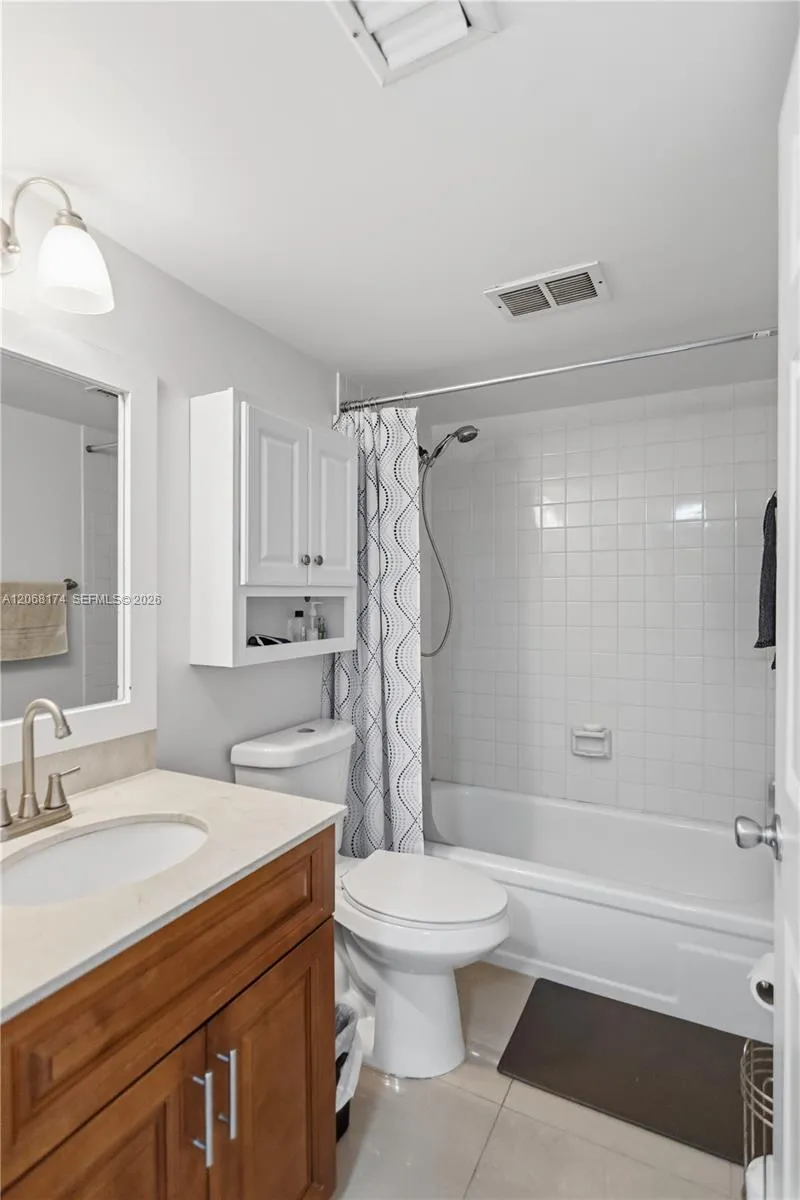 7688 NW 18 St #202 Margate, FL 33063