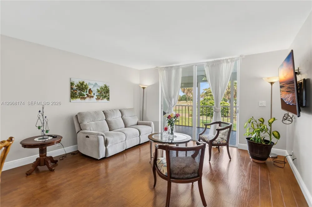 7688 NW 18 St #202 Margate, FL 33063