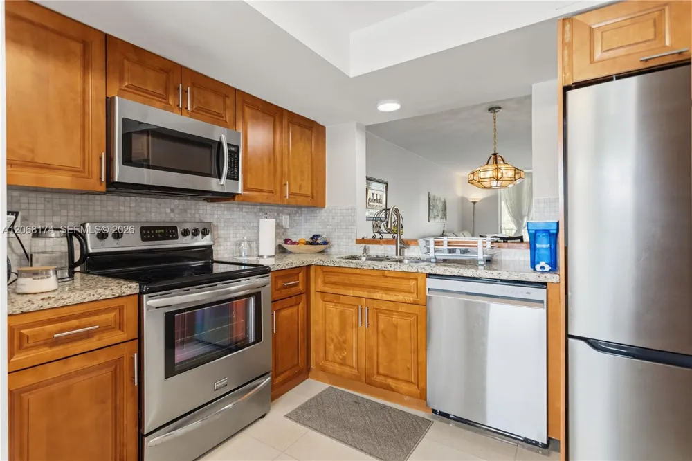 7688 NW 18 St #202 Margate, FL 33063