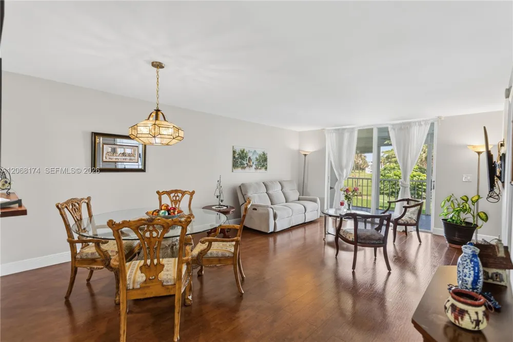 7688 NW 18 St #202 Margate, FL 33063