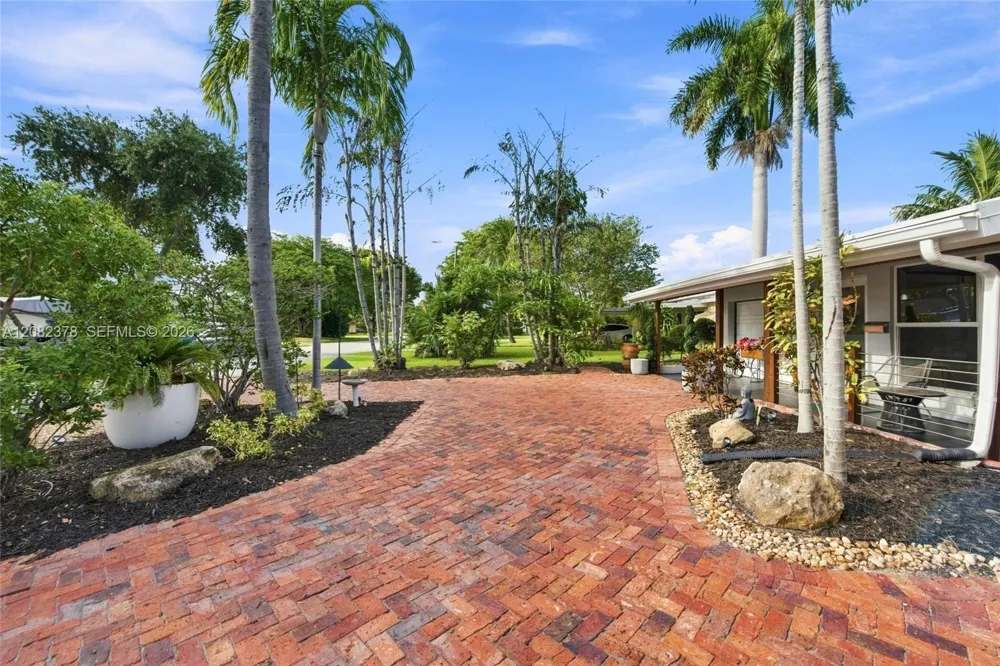4620 NE 5th Ave Oakland Park, FL 33334
