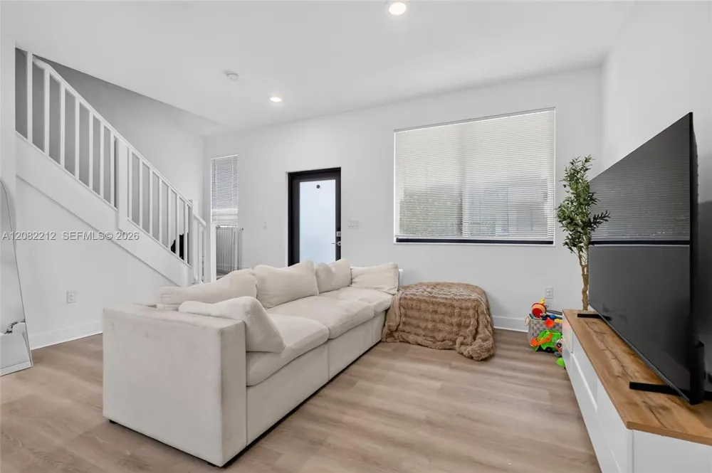 4915 NW 83rd Path #4915 Doral, FL 33166