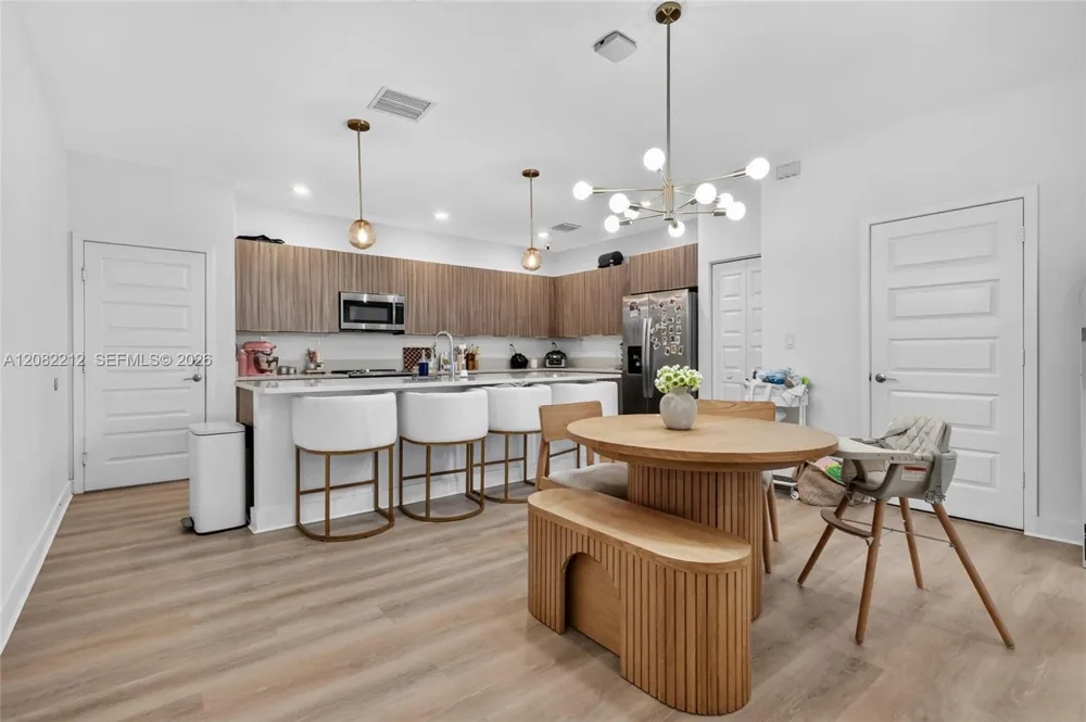 4915 NW 83rd Path #4915 Doral, FL 33166