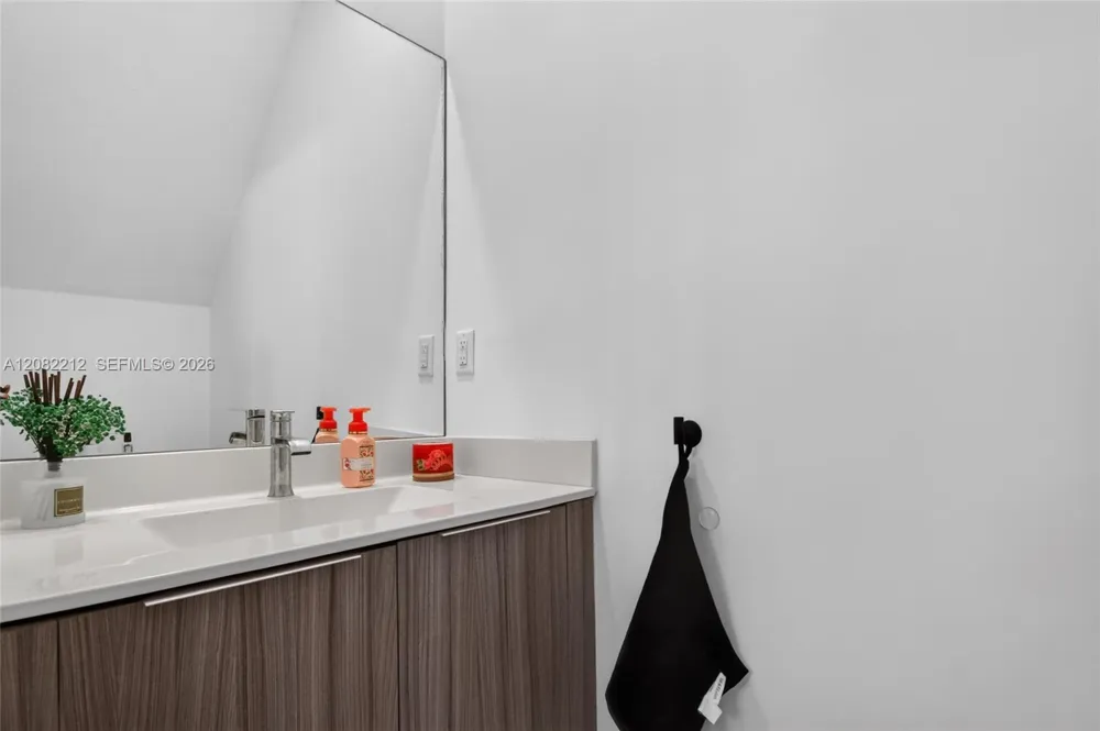 4915 NW 83rd Path #4915 Doral, FL 33166