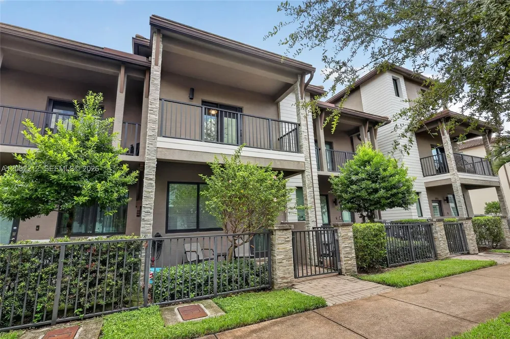 4915 NW 83rd Path #4915 Doral, FL 33166