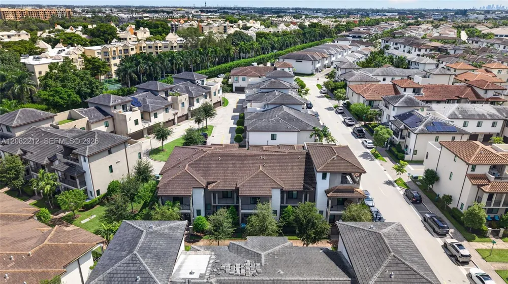 4915 NW 83rd Path #4915 Doral, FL 33166