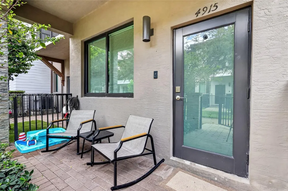 4915 NW 83rd Path #4915 Doral, FL 33166