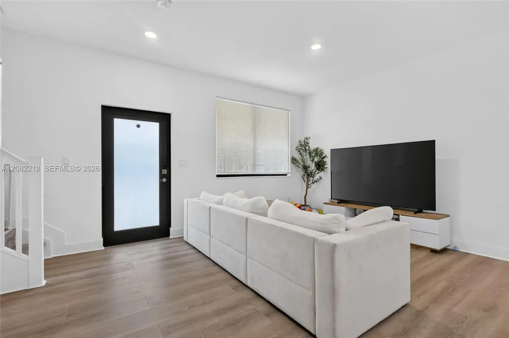 4915 NW 83rd Path #4915 Doral, FL 33166