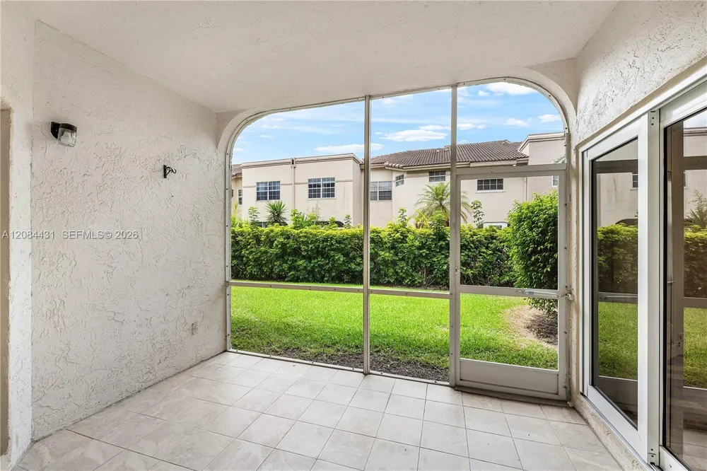 6649 Via Regina ## Boca Raton, FL 33433