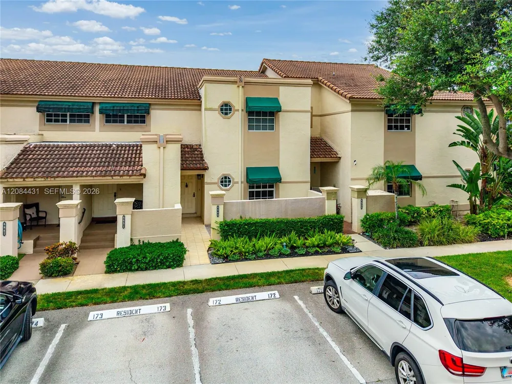 6649 Via Regina ## Boca Raton, FL 33433