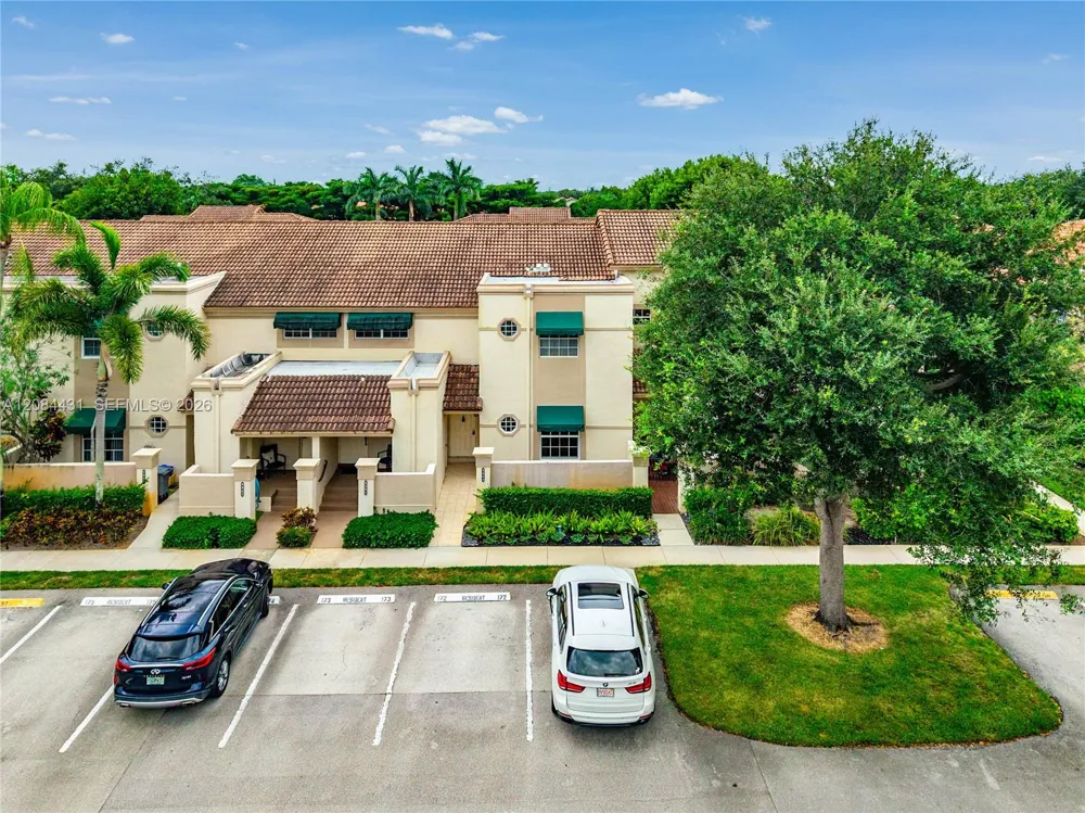 6649 Via Regina ## Boca Raton, FL 33433