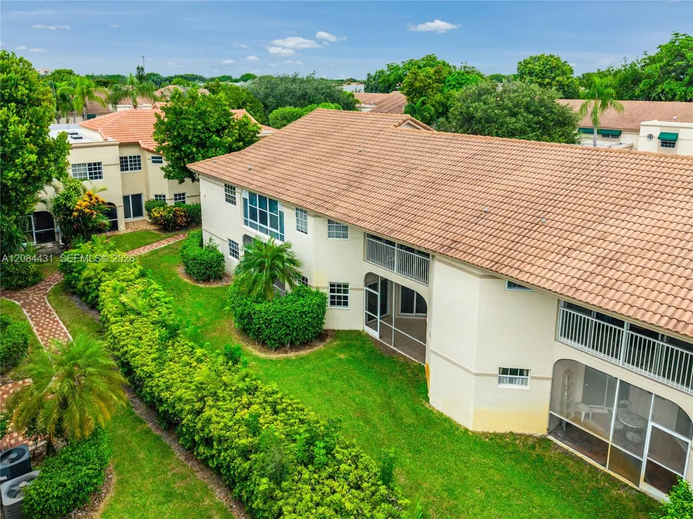 6649 Via Regina ## Boca Raton, FL 33433