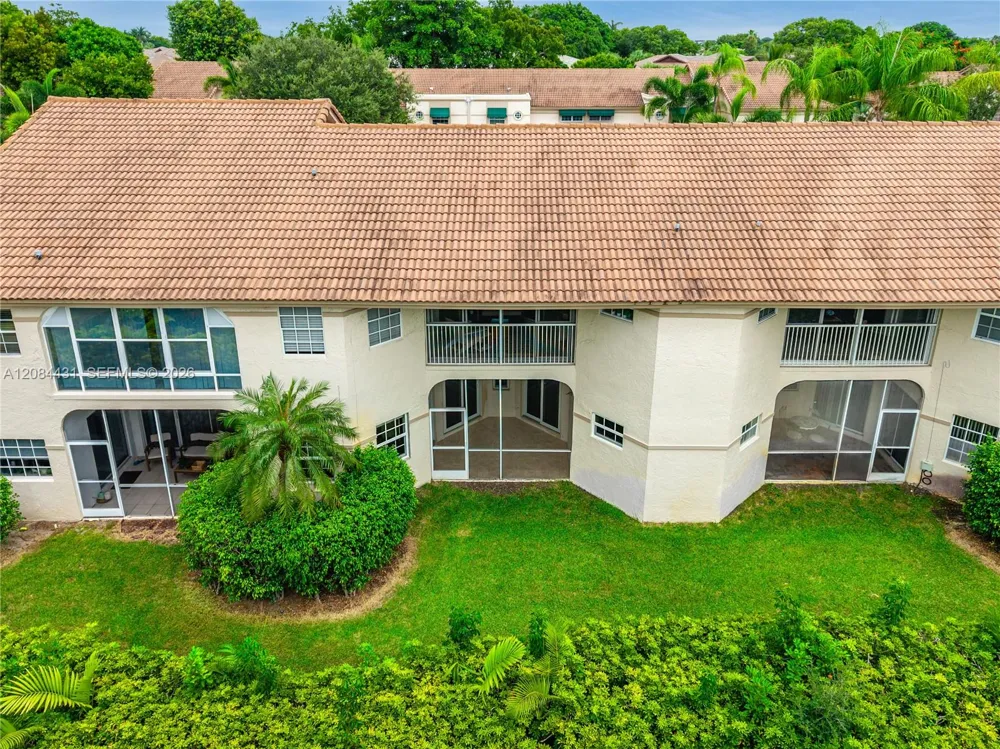 6649 Via Regina ## Boca Raton, FL 33433