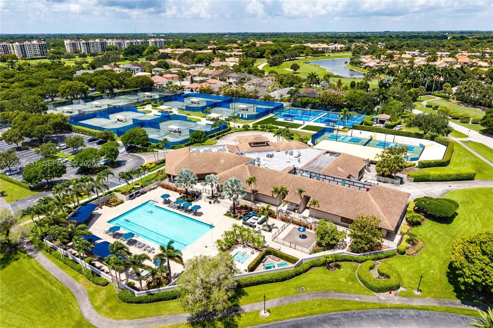 6649 Via Regina ## Boca Raton, FL 33433