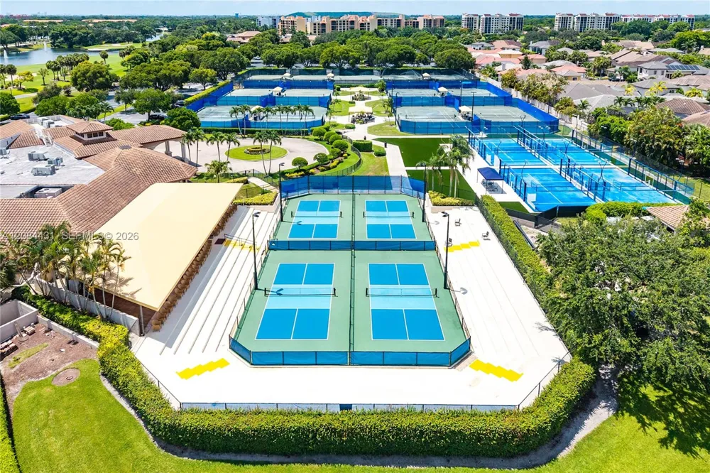 6649 Via Regina ## Boca Raton, FL 33433
