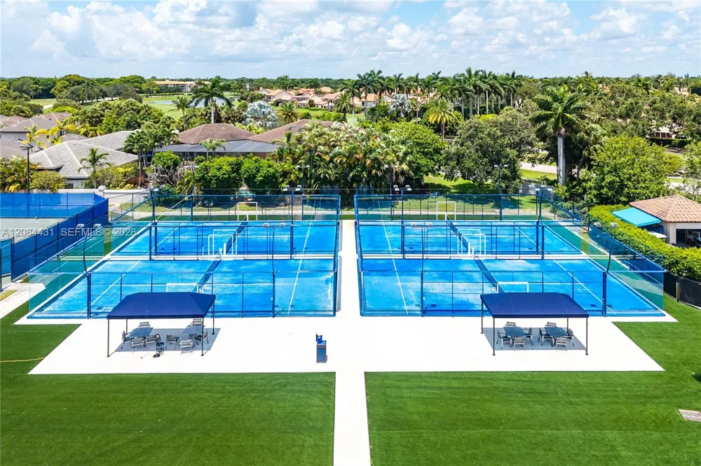 6649 Via Regina ## Boca Raton, FL 33433
