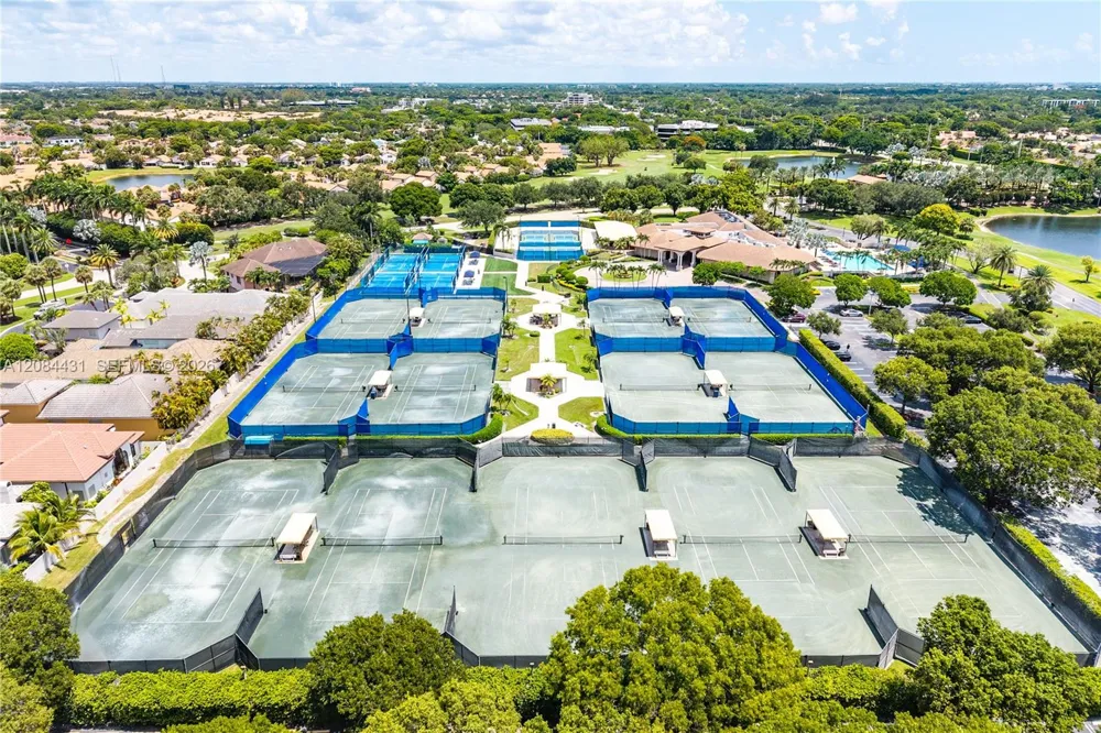 6649 Via Regina ## Boca Raton, FL 33433