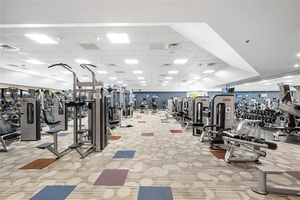6649 Via Regina ## Boca Raton, FL 33433