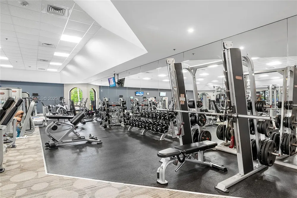 6649 Via Regina ## Boca Raton, FL 33433